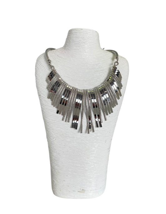 LCIJNE007 - Silver coloured fringe necklace and matching earrings.