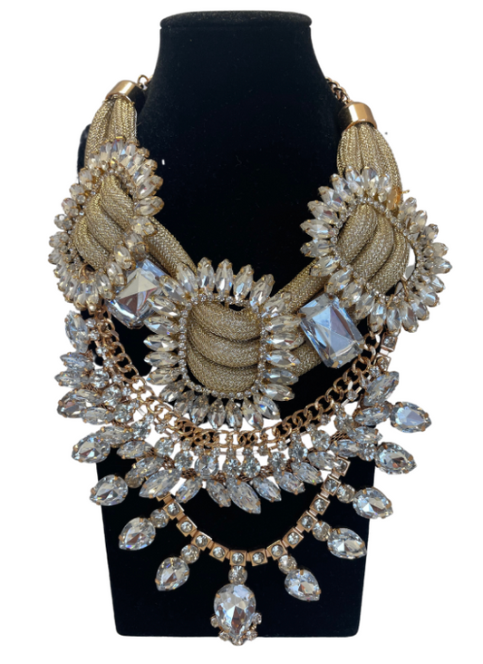 LCIJN025 - Glamour crystal neckpiece.